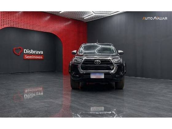 TOYOTA HILUX 2.8 D-4D TURBO DIESEL CD SRX 4X4 AUTOMÁTICO TOYOTA HILUX 2.8 D-4D TURBO DIESEL CD SRX 4X4 AUTOMÁTICO